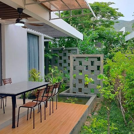 Private Villa At Oceanami Resort Phuochai Kültér fotó