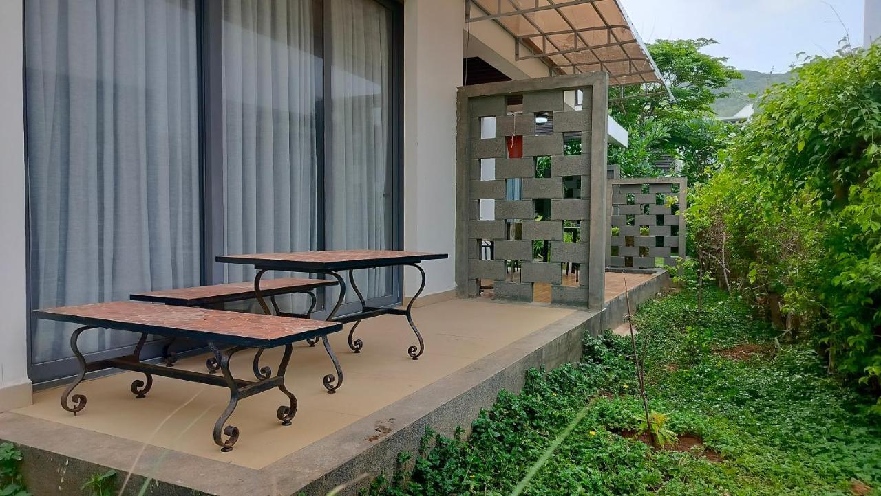 Private Villa At Oceanami Resort Phuochai Kültér fotó
